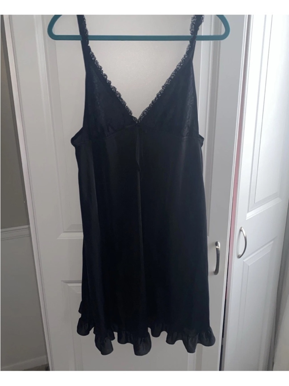 Erica Loren New York VINTAGE Slip Nightie Black Nylon Medium Lace Trim
